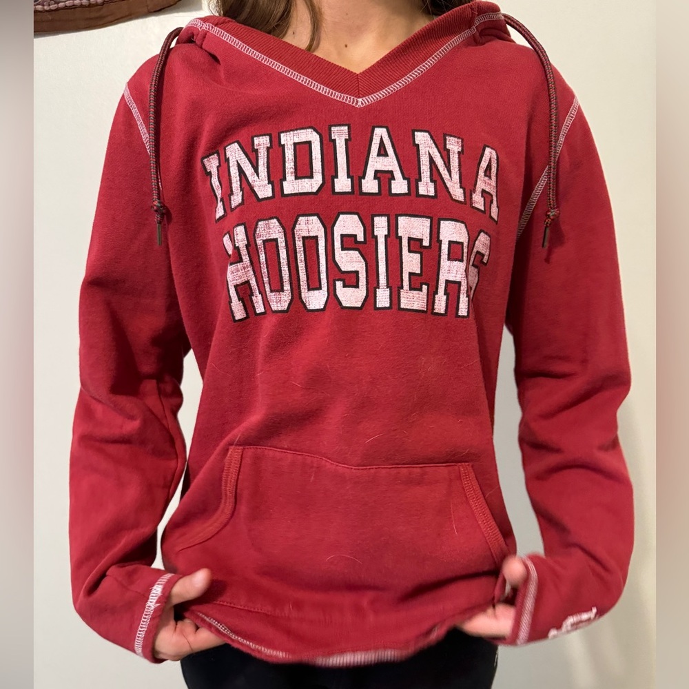 IU TWO-TONED HOODIE